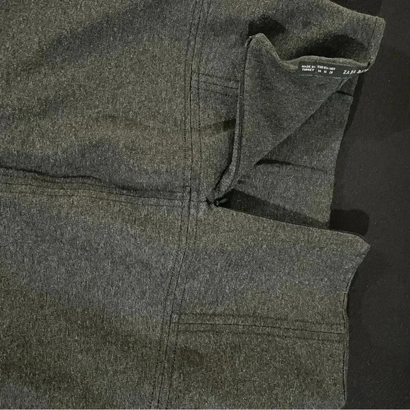 Zara Basic grey stretch pencil skirt size M EUC kick pleat, back zip - Picture 8 of 9